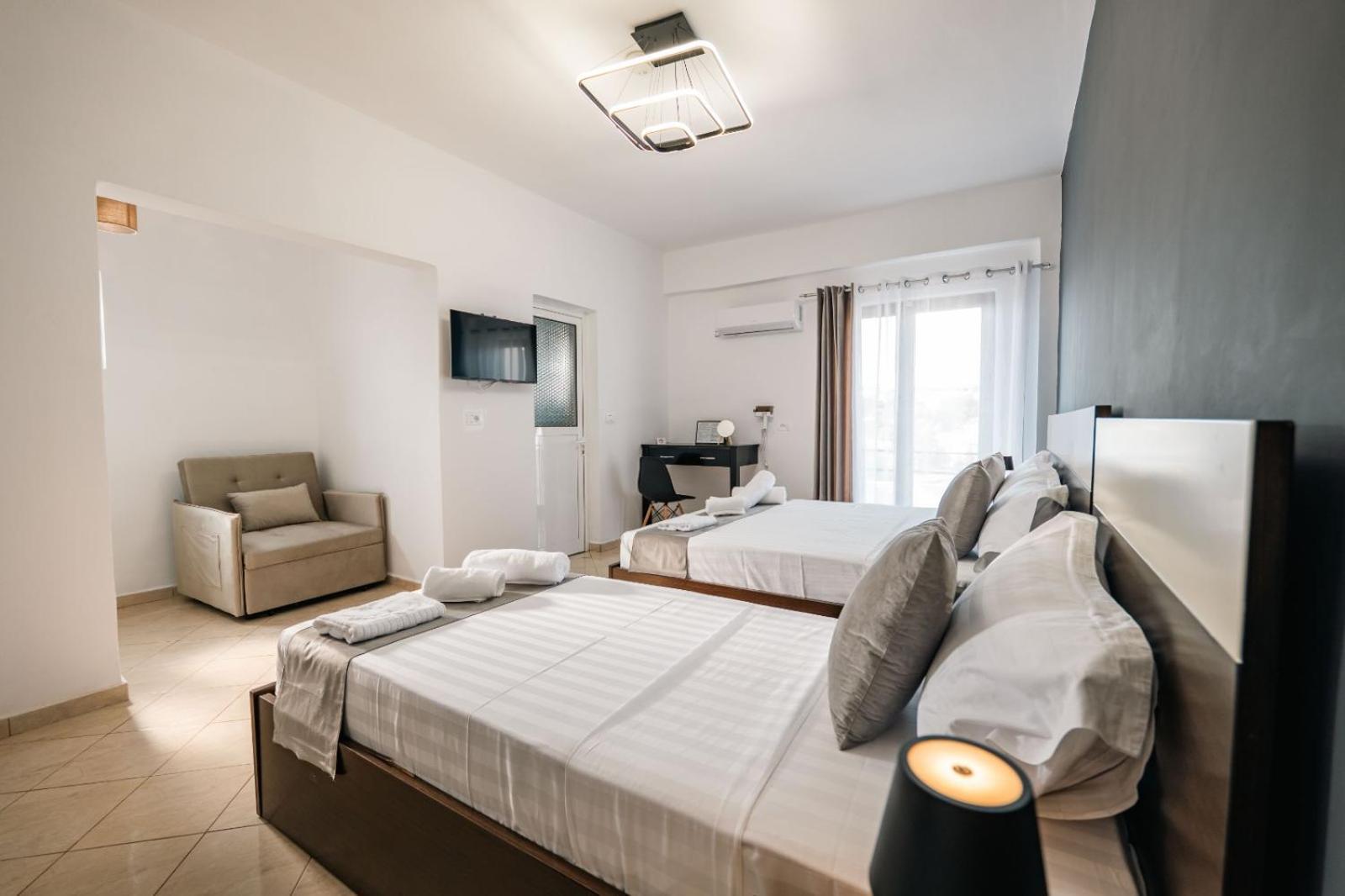 Elio's Hotel